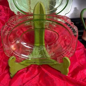 Green Federal Sylvan Depression Oval Serving Platter